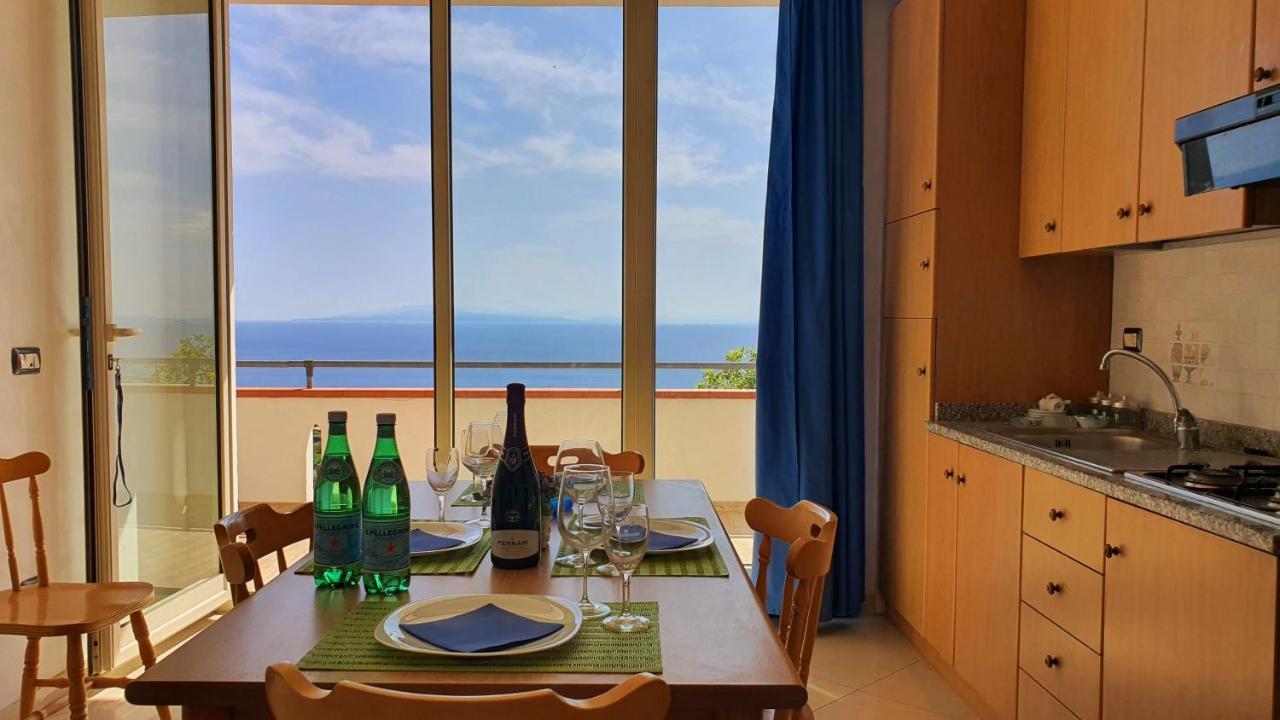 Naturamare Apartments - Piscina Idromassaggio Con Vista Mare Aperta Fino Alle Ore 22-00 Capo Vaticano Exterior photo
