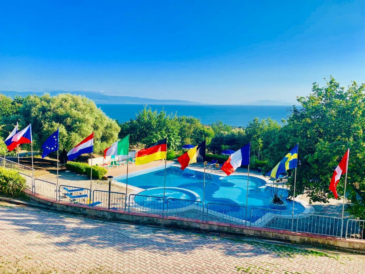 Naturamare Apartments - Piscina Idromassaggio Con Vista Mare Aperta Fino Alle Ore 22-00 Capo Vaticano Exterior photo